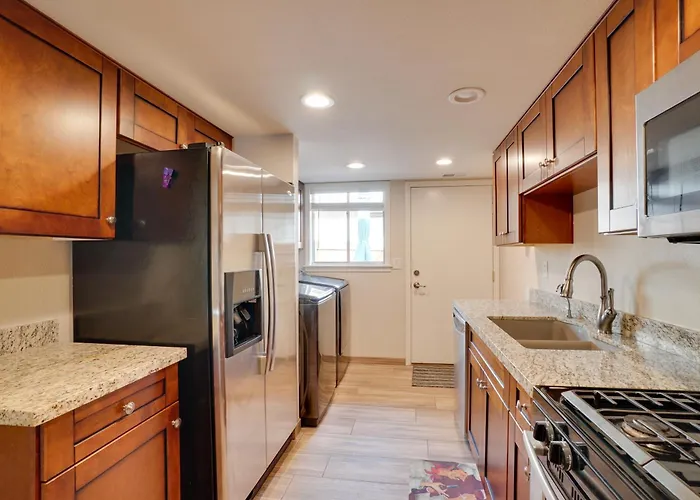 Townhome W/ Grill ~ 3 Mi To Downtown!