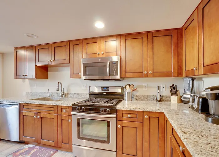 Сasa de vacaciones Townhome W/ Grill ~ 3 Mi To Downtown! *